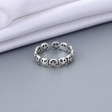 Load image into Gallery viewer, Smiley Face Ring