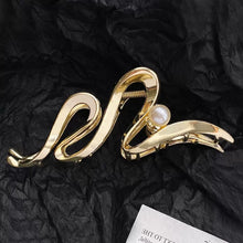 Load image into Gallery viewer, Women&#39;s Pearl Hair Clip Claw